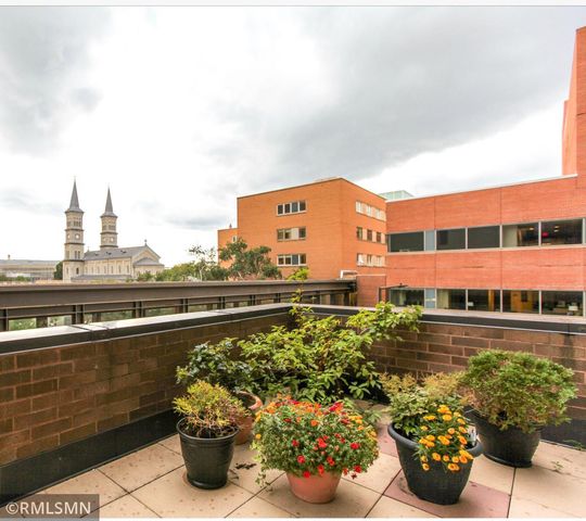 26 10th Street W 607, Saint Paul, MN 55102