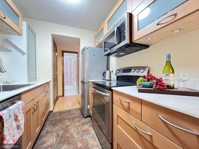 26 10th Street W 607, Saint Paul, MN 55102
