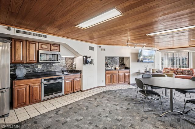 26 10th Street W 607, Saint Paul, MN 55102