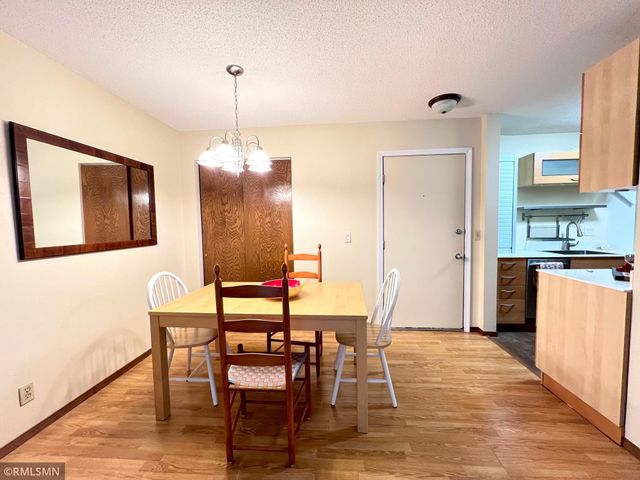 26 10th Street W 607, Saint Paul, MN 55102