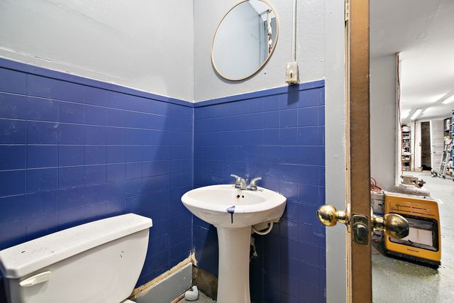 6237 S Ashland Avenue, Chicago, IL 60636