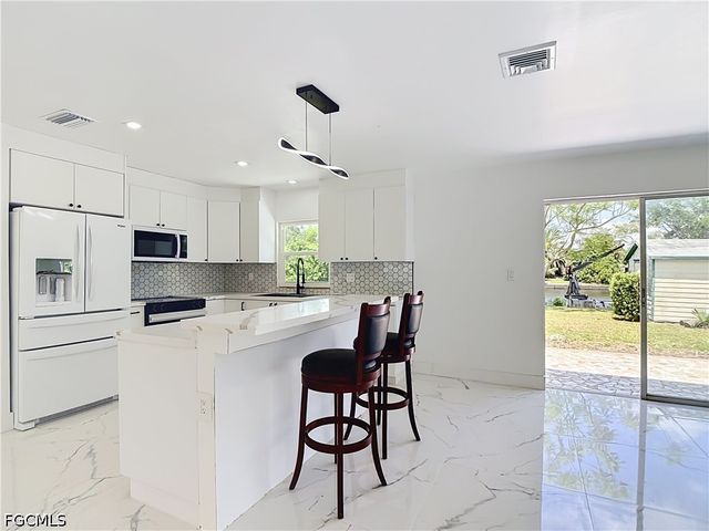 2137 Saint Croix AVE, Fort Myers, FL 33905