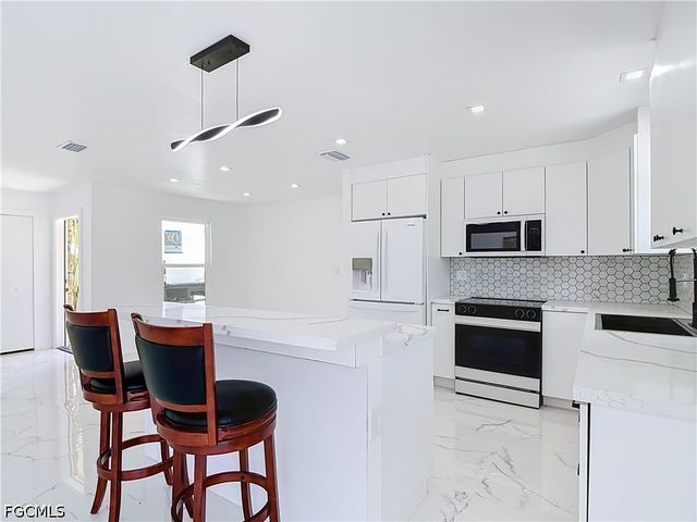 2137 Saint Croix AVE, Fort Myers, FL 33905