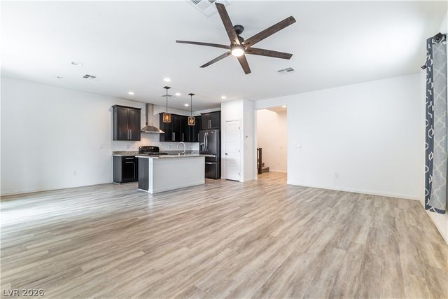 385 Stephen Clear Avenue, North Las Vegas, NV 89031