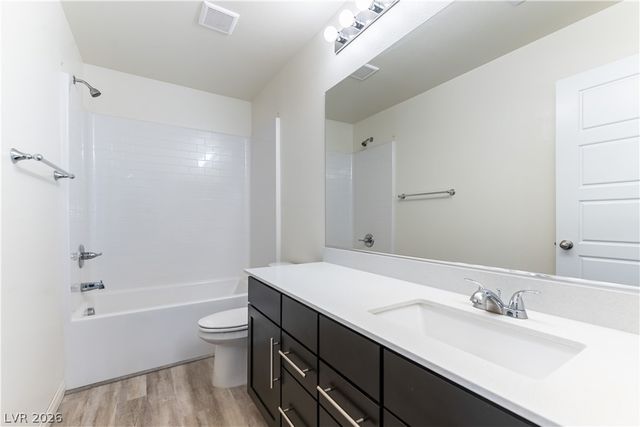 385 Stephen Clear Avenue, North Las Vegas, NV 89031