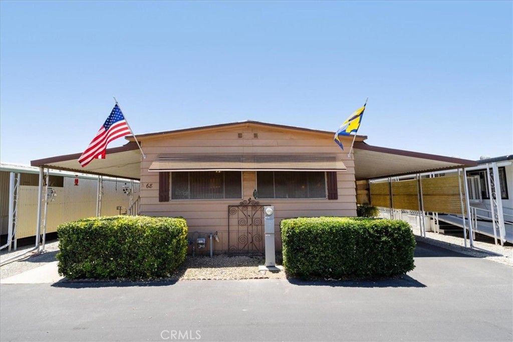 Image 1 of property listing at 725 W Thornton 68, Hemet, CA 92543