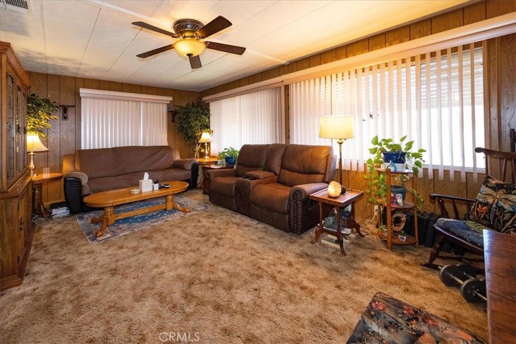 Image 10 of property listing at 725 W Thornton 68, Hemet, CA 92543