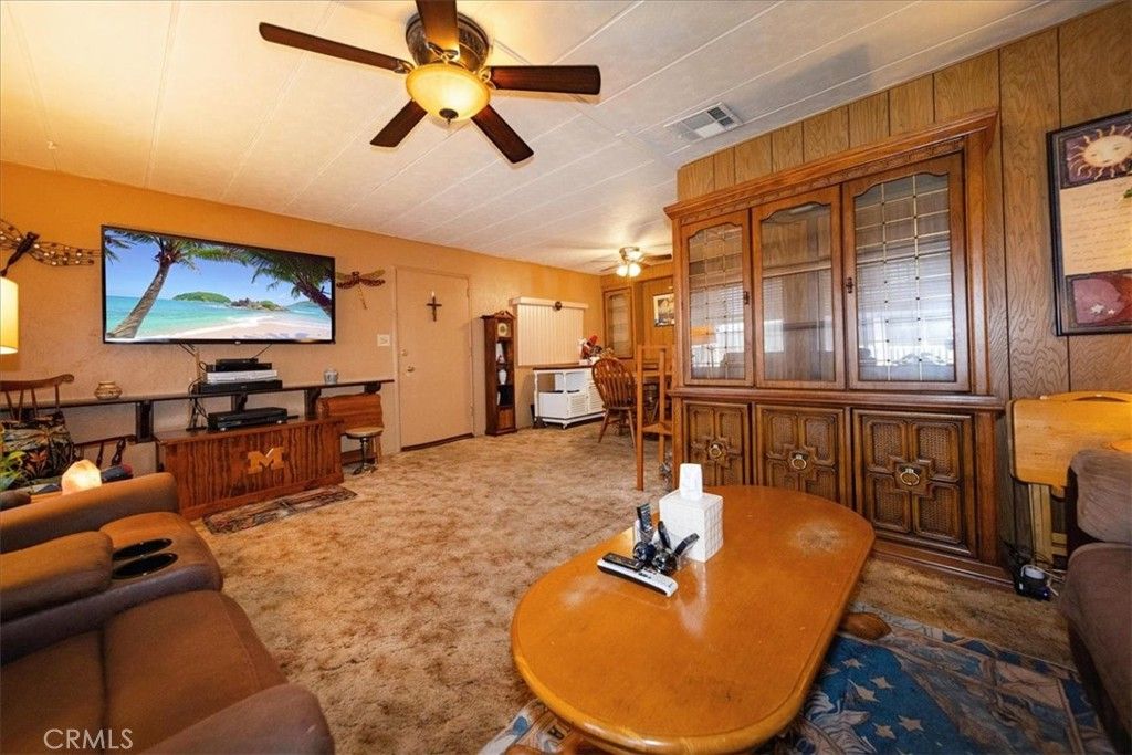 Image 13 of property listing at 725 W Thornton 68, Hemet, CA 92543