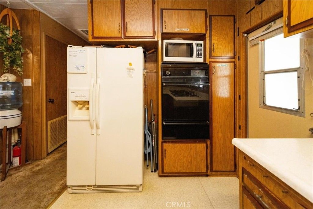 Image 15 of property listing at 725 W Thornton 68, Hemet, CA 92543