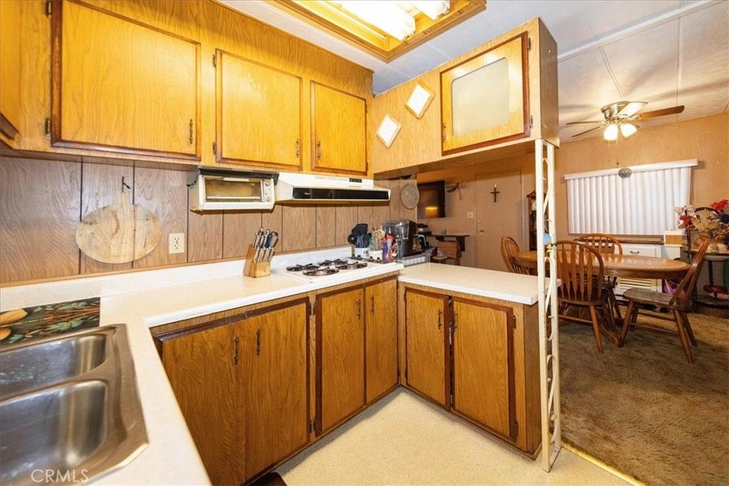 Image 17 of property listing at 725 W Thornton 68, Hemet, CA 92543