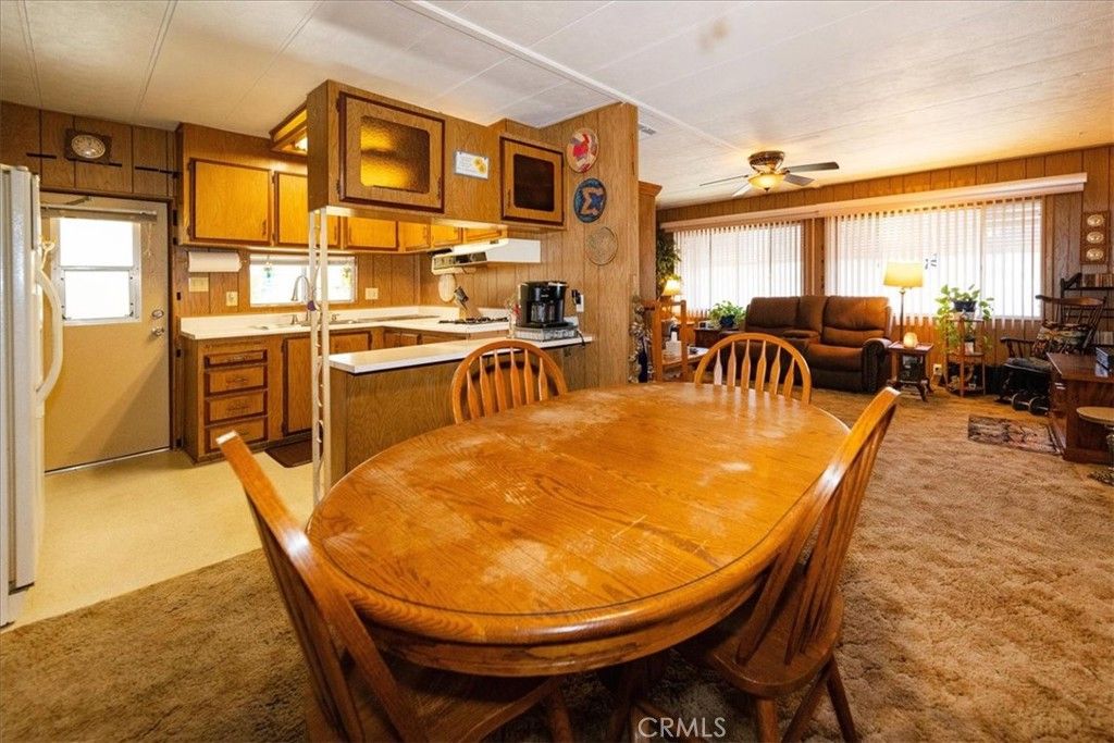 Image 18 of property listing at 725 W Thornton 68, Hemet, CA 92543
