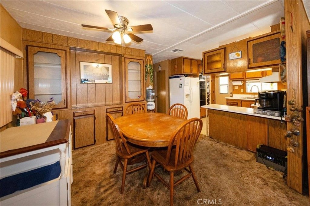 Image 20 of property listing at 725 W Thornton 68, Hemet, CA 92543