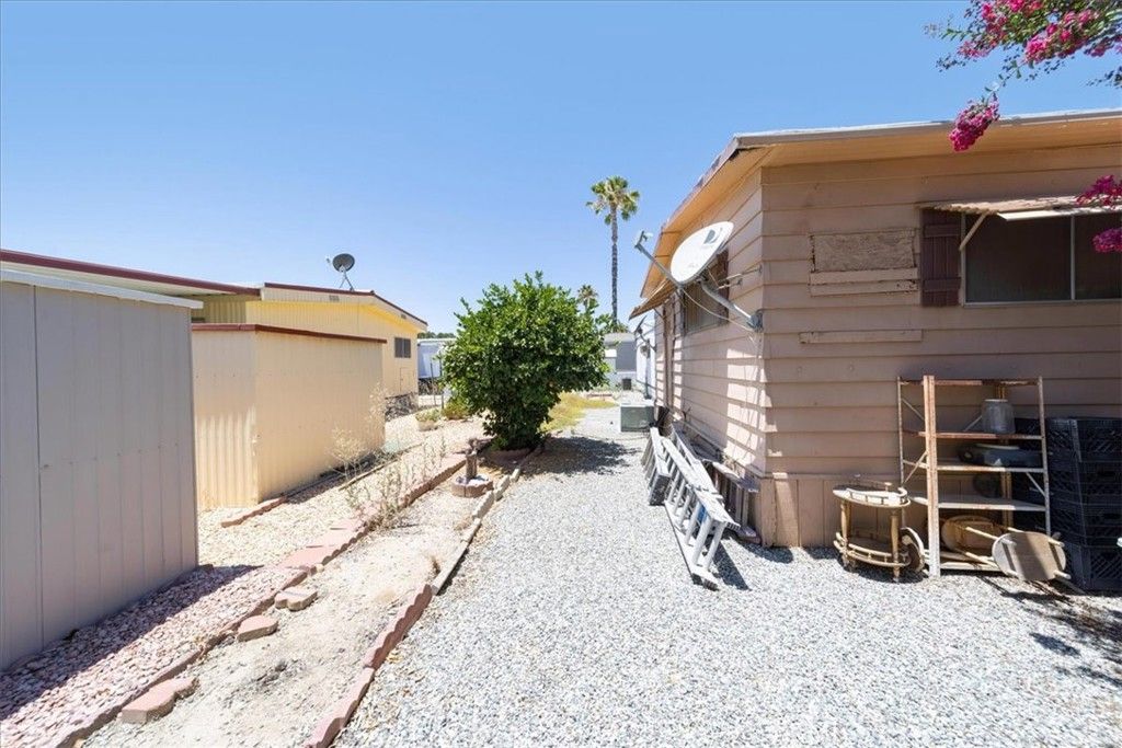 Image 31 of property listing at 725 W Thornton 68, Hemet, CA 92543
