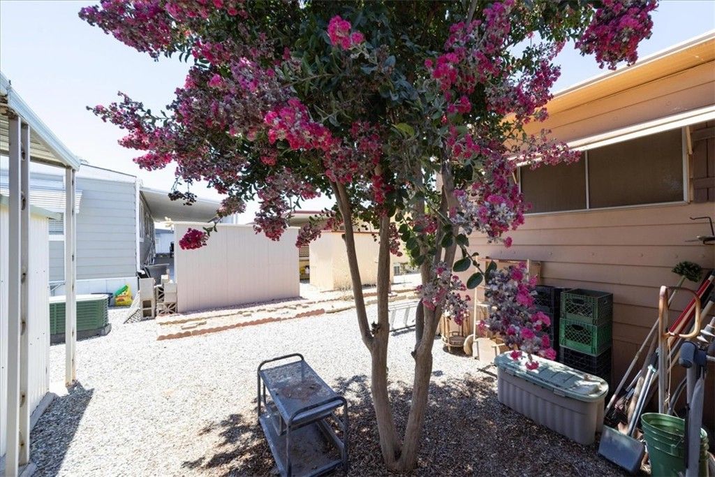 Image 32 of property listing at 725 W Thornton 68, Hemet, CA 92543