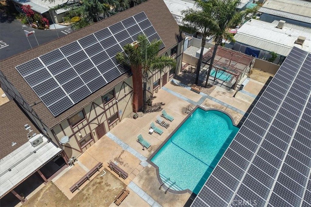 Image 41 of property listing at 725 W Thornton 68, Hemet, CA 92543