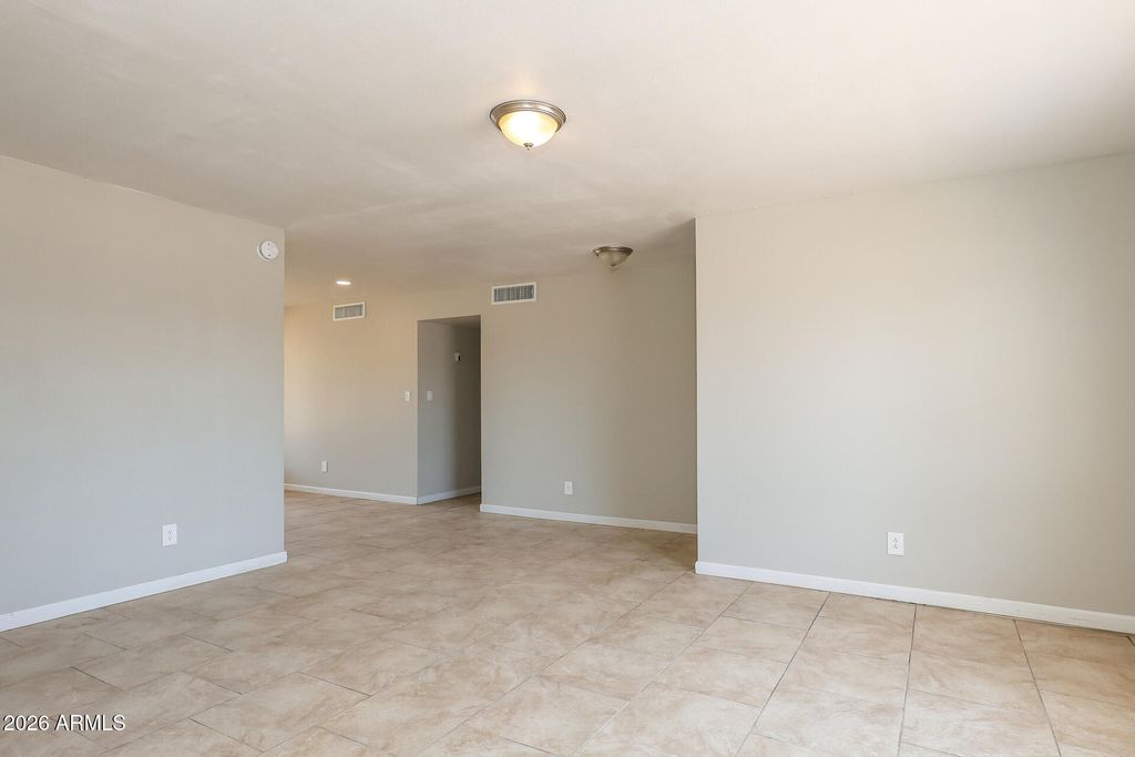 5608 W ALICE Avenue, Glendale, AZ 85302 — photo 2