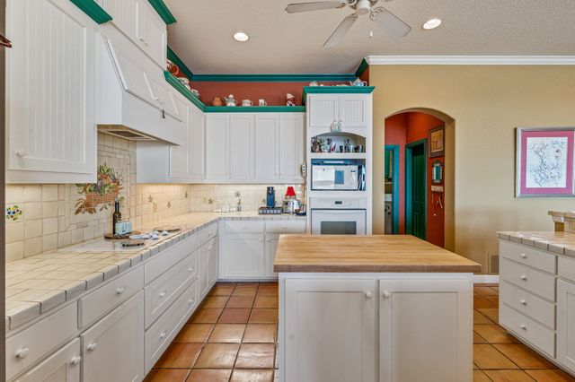 4204 Bluff View Drive, Granbury, TX 76048