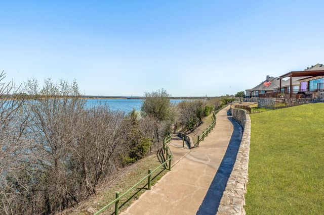 4204 Bluff View Drive, Granbury, TX 76048