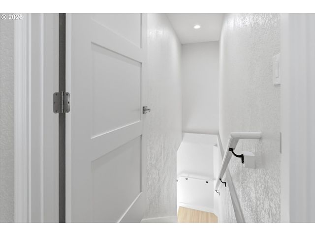 15938 Se ALDER St, Portland, OR 97233