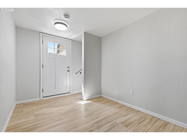 15938 Se ALDER St, Portland, OR 97233