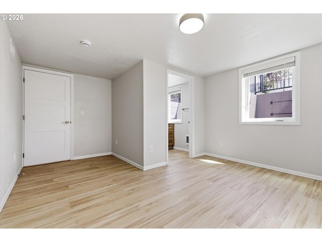 15938 Se ALDER St, Portland, OR 97233