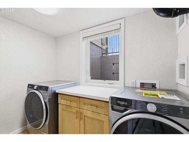 15938 Se ALDER St, Portland, OR 97233