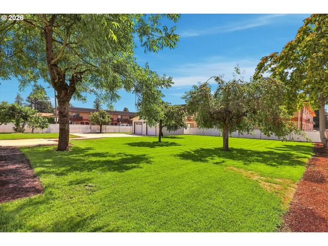 15938 Se ALDER St, Portland, OR 97233