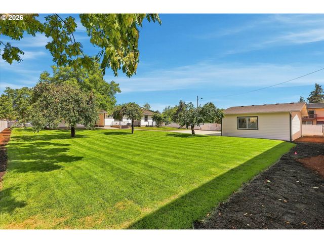 15938 Se ALDER St, Portland, OR 97233