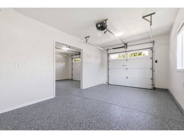 15938 Se ALDER St, Portland, OR 97233