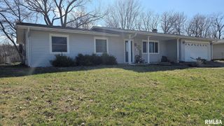 26 Woods Mill Road, Sherman, IL 62684