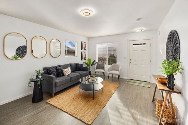 10686 NE Dawson Way, Kingston, WA 98346