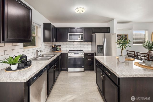 10686 NE Dawson Way, Kingston, WA 98346