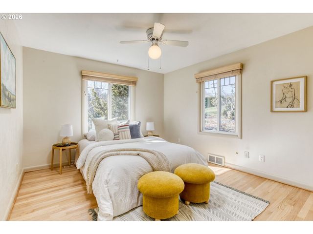 12525 Se RIDGECREST Rd, Happy Valley, OR 97086