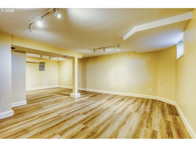 12525 Se RIDGECREST Rd, Happy Valley, OR 97086