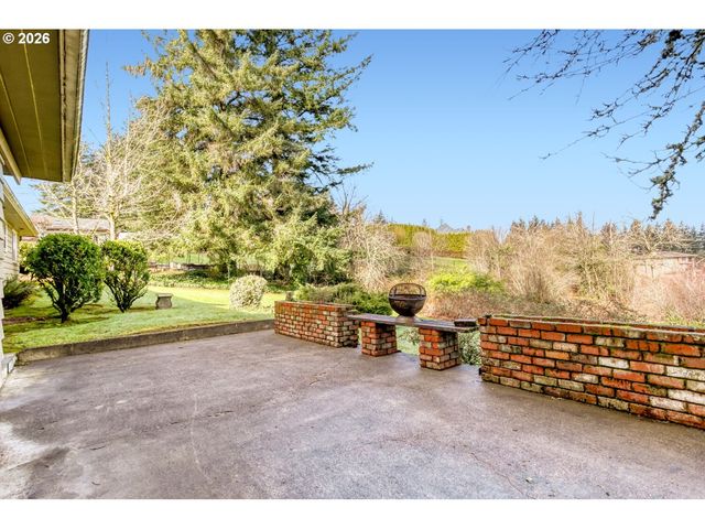 12525 Se RIDGECREST Rd, Happy Valley, OR 97086