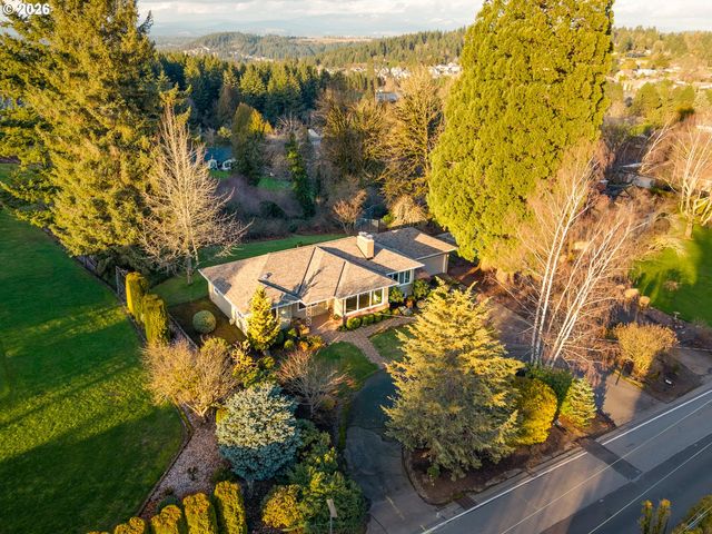 12525 Se RIDGECREST Rd, Happy Valley, OR 97086