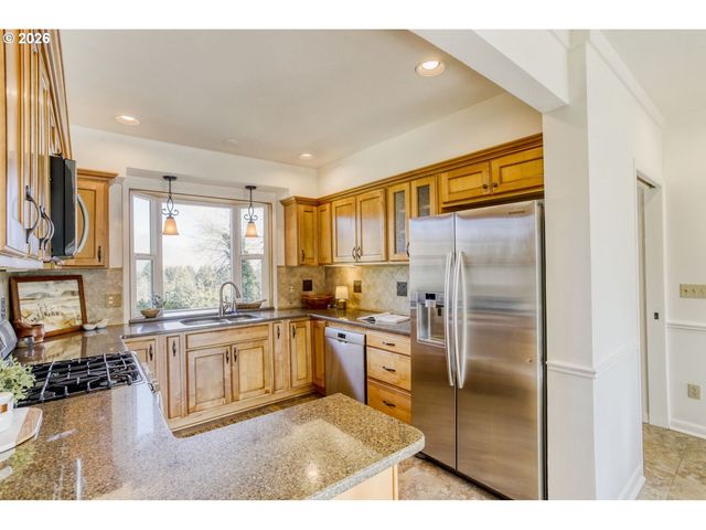 12525 Se RIDGECREST Rd, Happy Valley, OR 97086