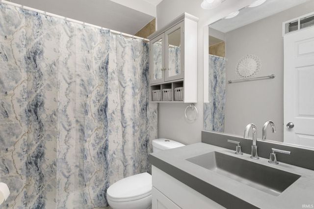 56036 Erhart Drive, Mishawaka, IN 46545