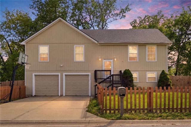 8953 Ann Avenue, Kansas City, KS 66112