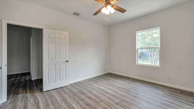 815 WAVERLY AVE, San Antonio, TX 78201