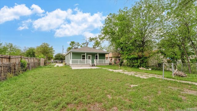 815 WAVERLY AVE, San Antonio, TX 78201