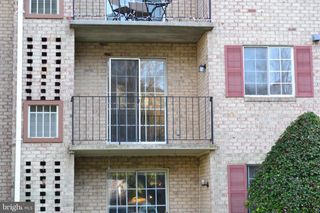 1523 COLONIAL DR #201, Woodbridge, VA 22192