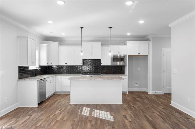 3051 Loch Drive, Winston-salem, NC 27106