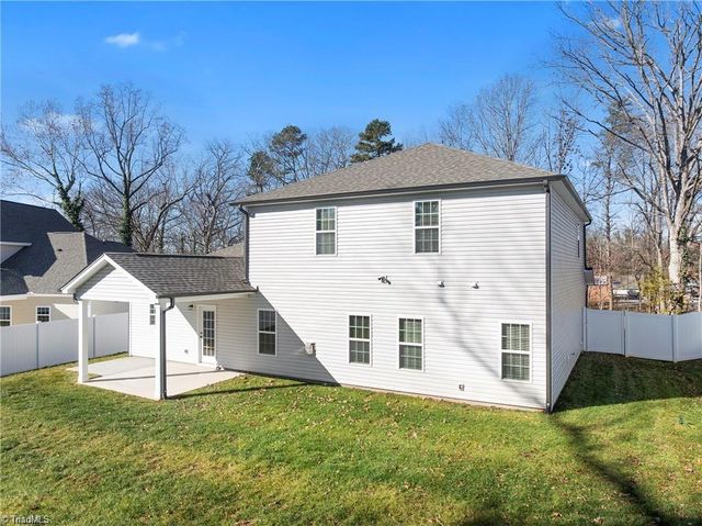 3051 Loch Drive, Winston-salem, NC 27106