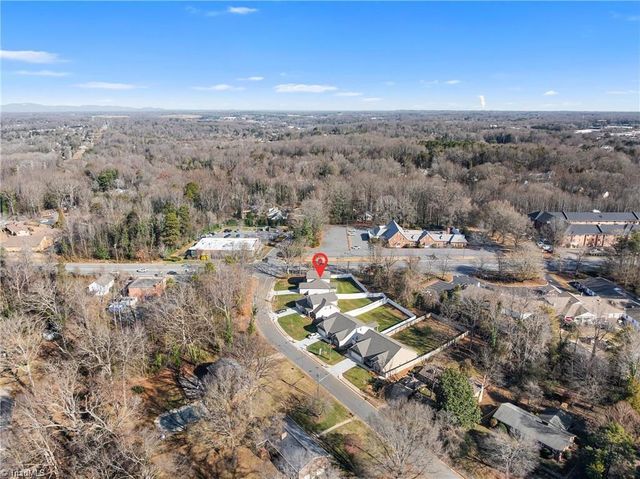 3051 Loch Drive, Winston-salem, NC 27106