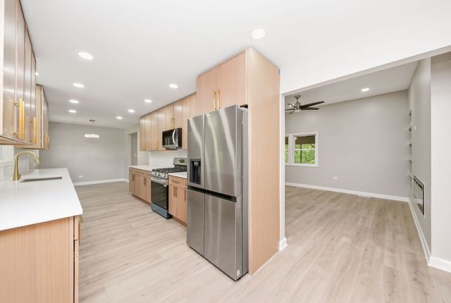 1302 S Lawler Avenue, Lombard, IL 60148