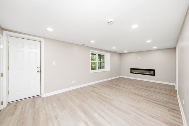 1302 S Lawler Avenue, Lombard, IL 60148