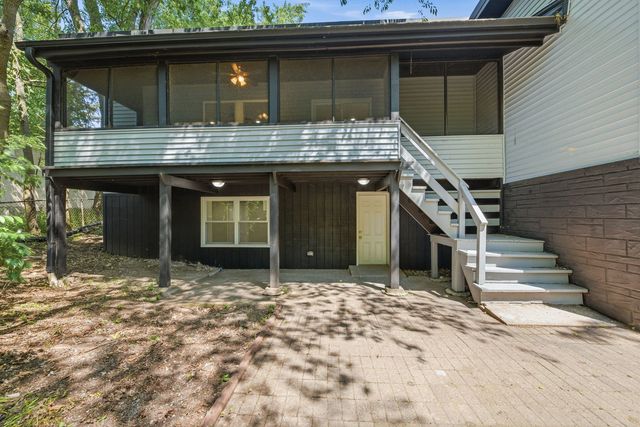 1302 S Lawler Avenue, Lombard, IL 60148