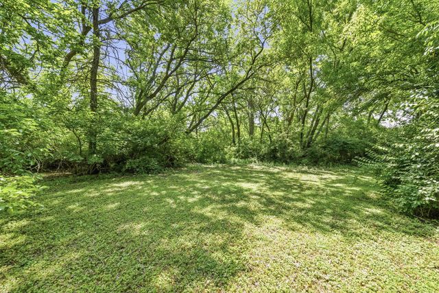 1302 S Lawler Avenue, Lombard, IL 60148