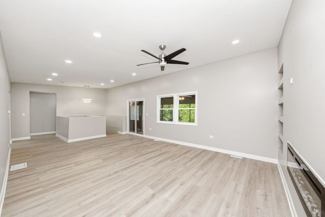 1302 S Lawler Avenue, Lombard, IL 60148